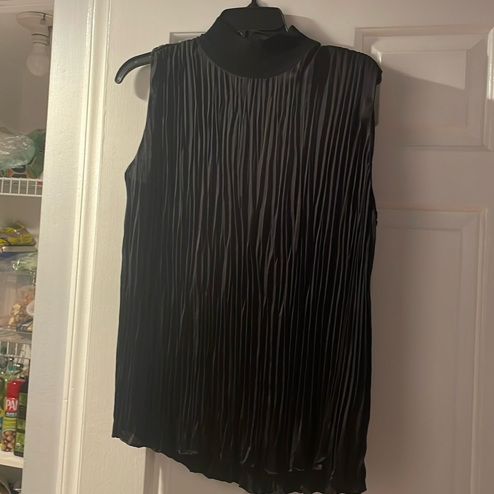 Vince Sleeveless Mock Neck Shell With Knit Neck and Back Zipper